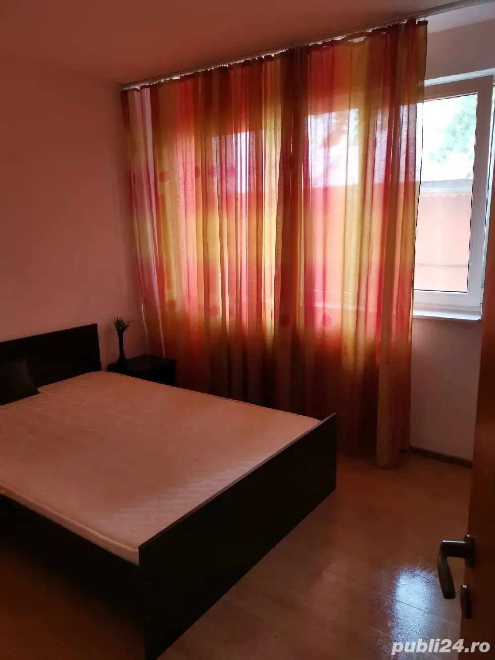 Vând apartament 3 camere