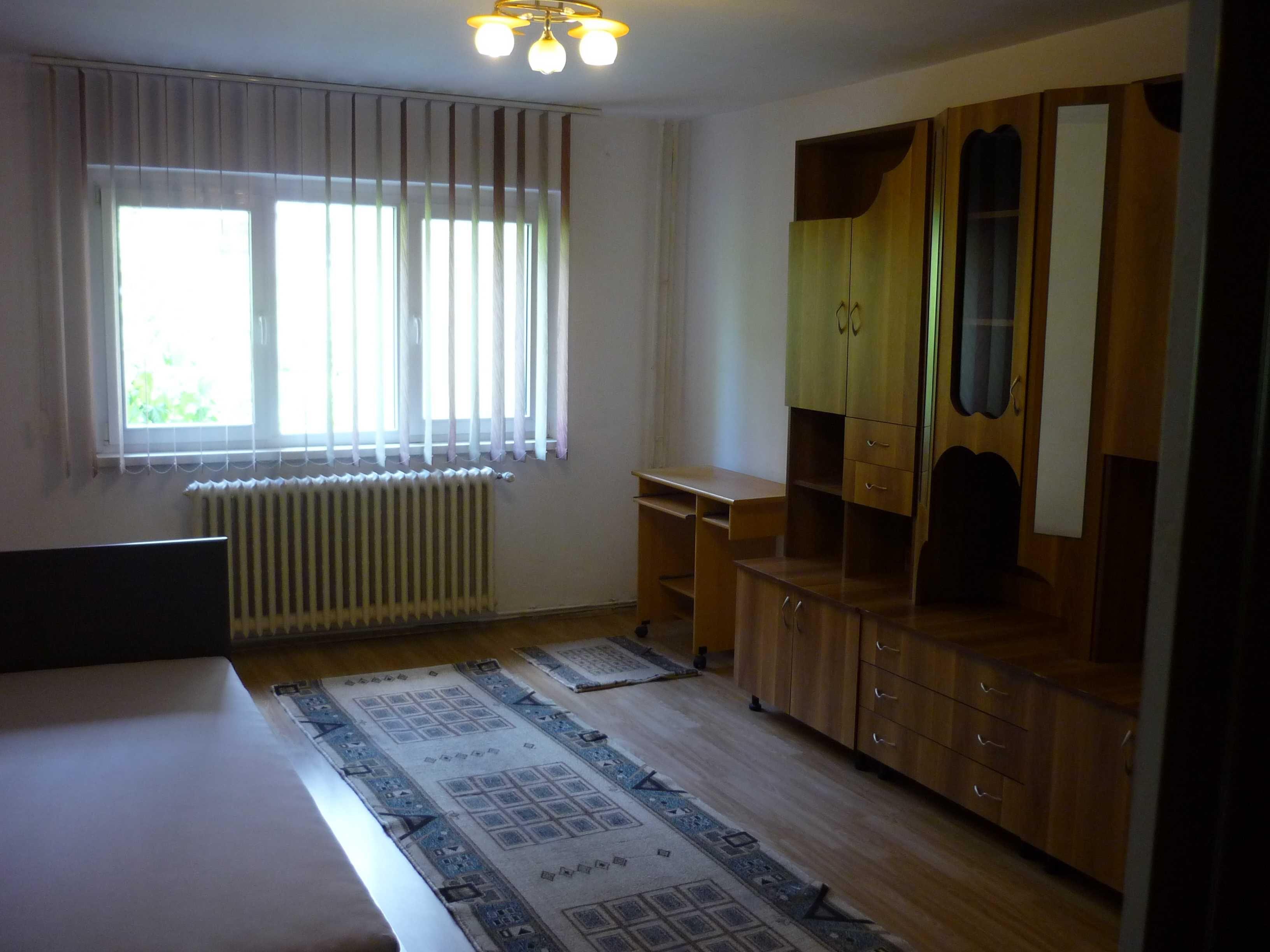 Apartament 2 camere spatioase, decomandate, etajul 1, zona Intre Lacuri, stada Jiului, Cluj Napoca