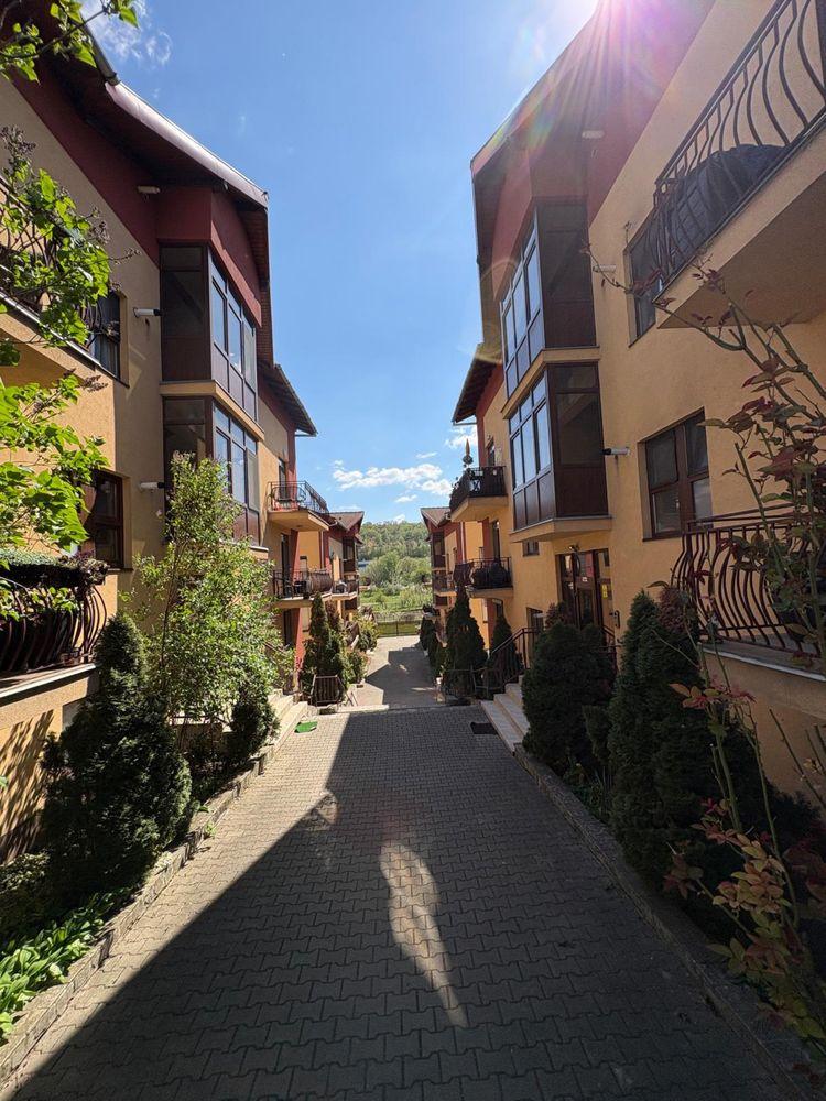 Apartament 3 camere la demisol Str Scolii Dambul Rotund