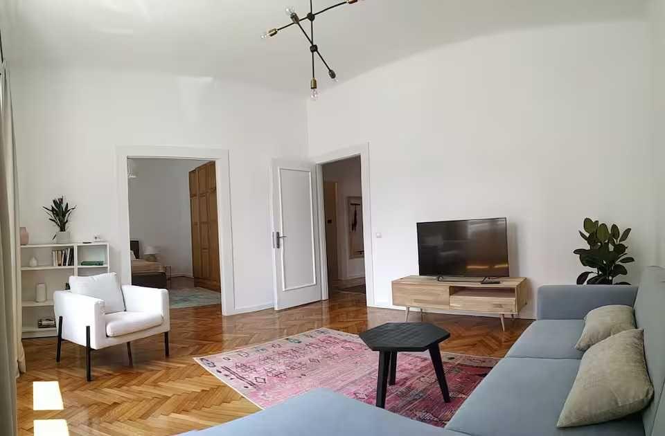 Persoana fizica inchiriez apartament semicentral 2 camere 82 mp str David Prodan zona garii Horea - imagine 1