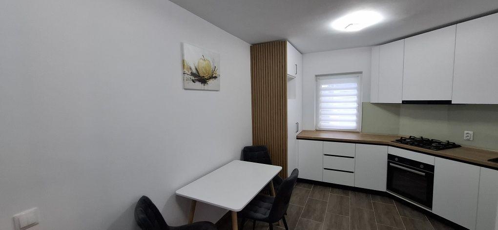 Inchiriez ap 2 cam decomandate supraf.  55mp,  Manastur zona  Mogosoaia, parter inalt, balcon, parcare - imagine 1