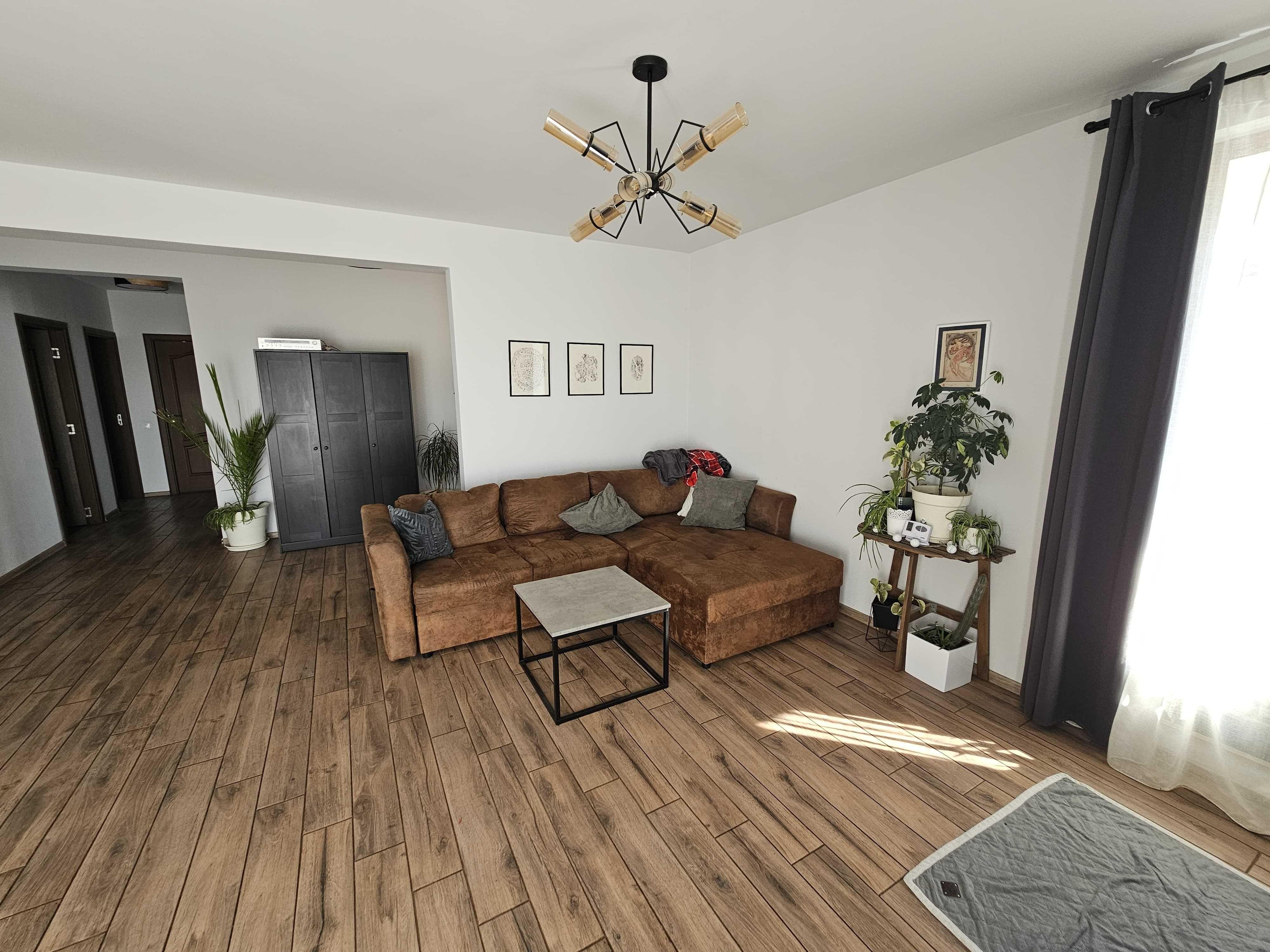 Casa pt inchiriere in Dezmir - imagine 1