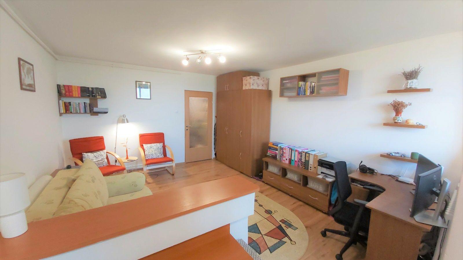 Inchiriez apartament cu 1 camera 250E