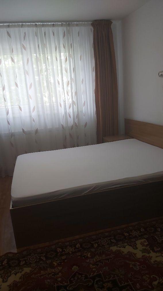 Închiriez garsoniera!