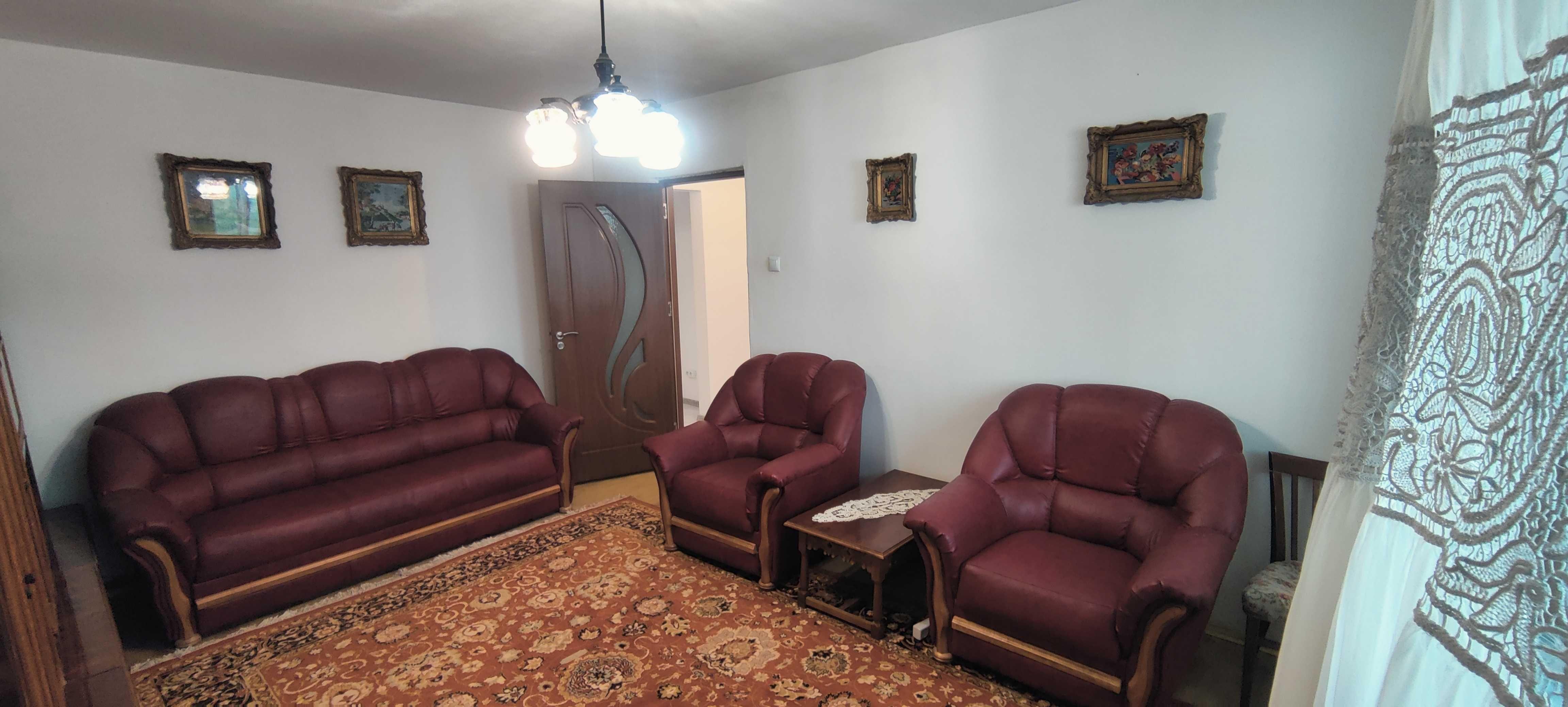 Particular, 3 decomandate 1986 Ciuperca Helin etaj 2/4, 69m² bilateral 2 bai, centrala, separatie apa, instalatie electrica noua - imagine 1