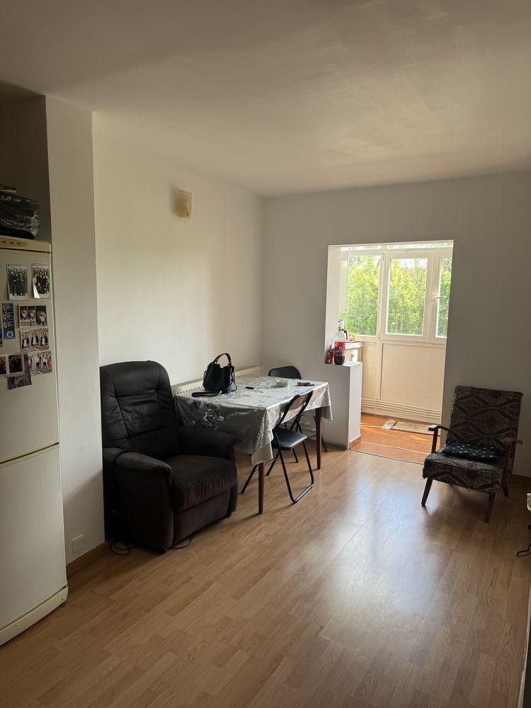 Apartament decomandat, 2camere, Craiovita Noua