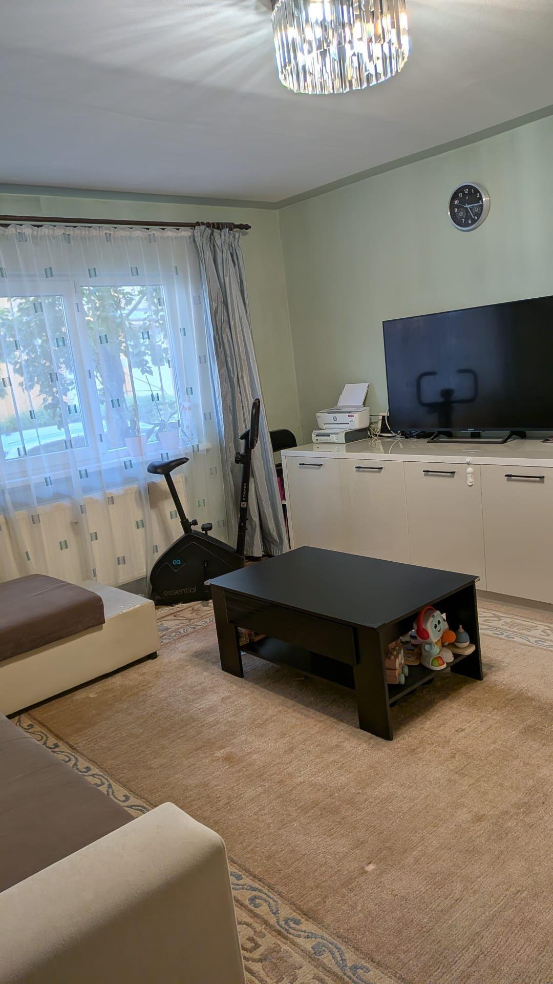 Vand apartament 2 camere in Cantemir