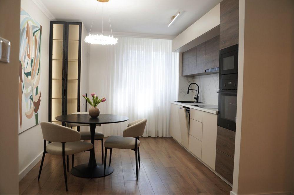 De vanzare apartament 3 camere