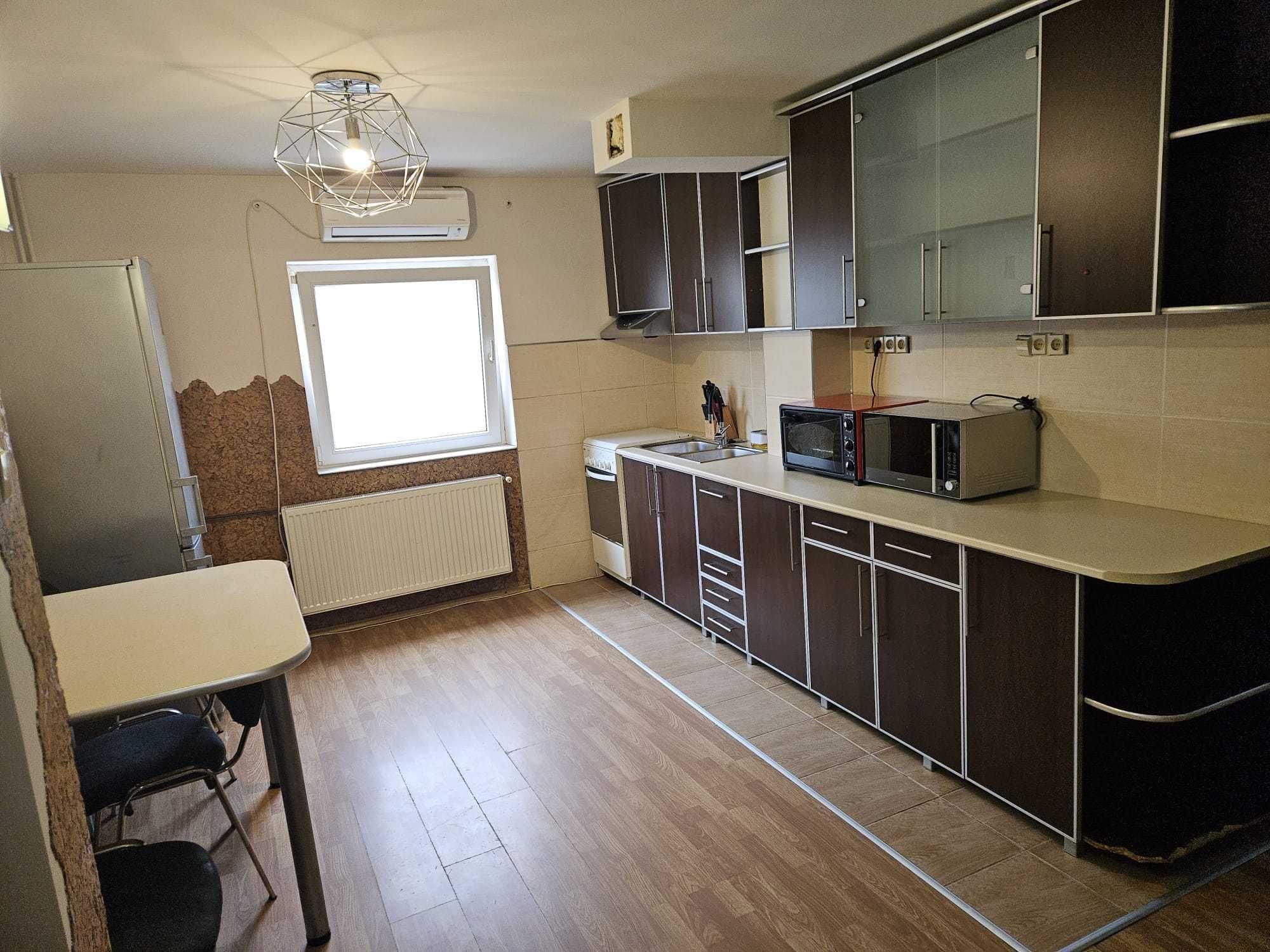Apartament 3 camere decomandat 70 mp Decebal pet friedly