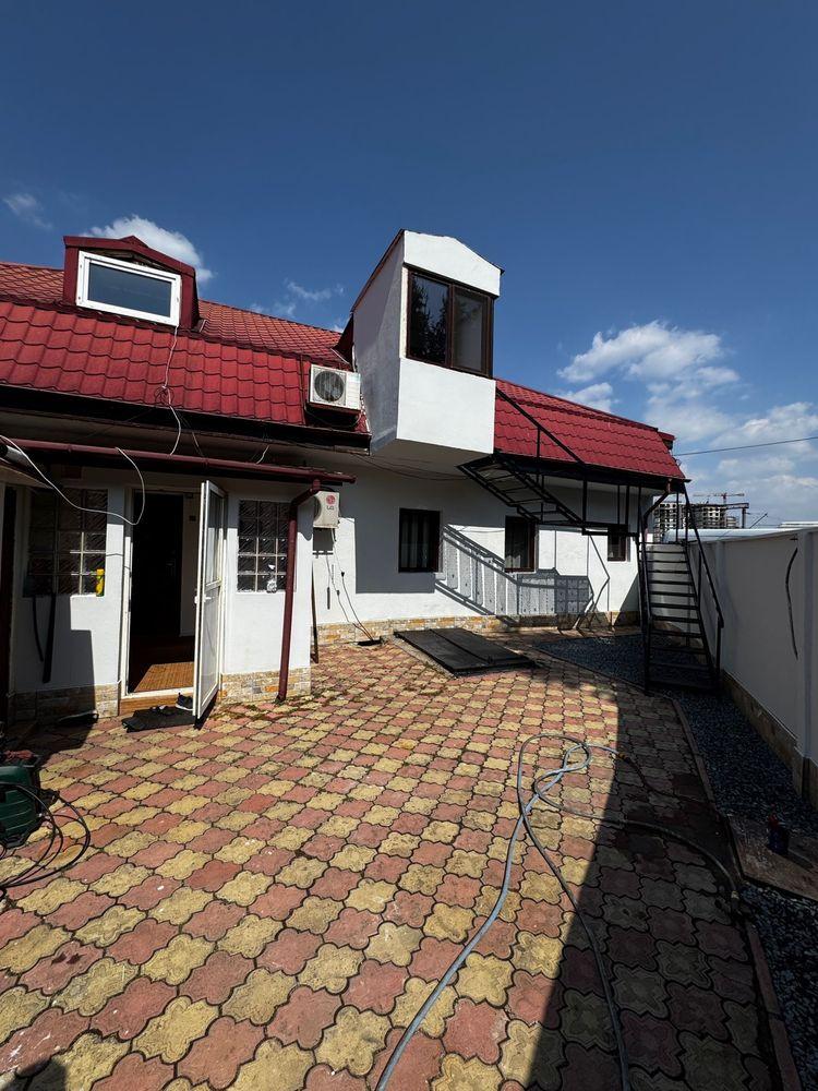Apartament/spatiu birouri in casa/curte de inchiriat Obor