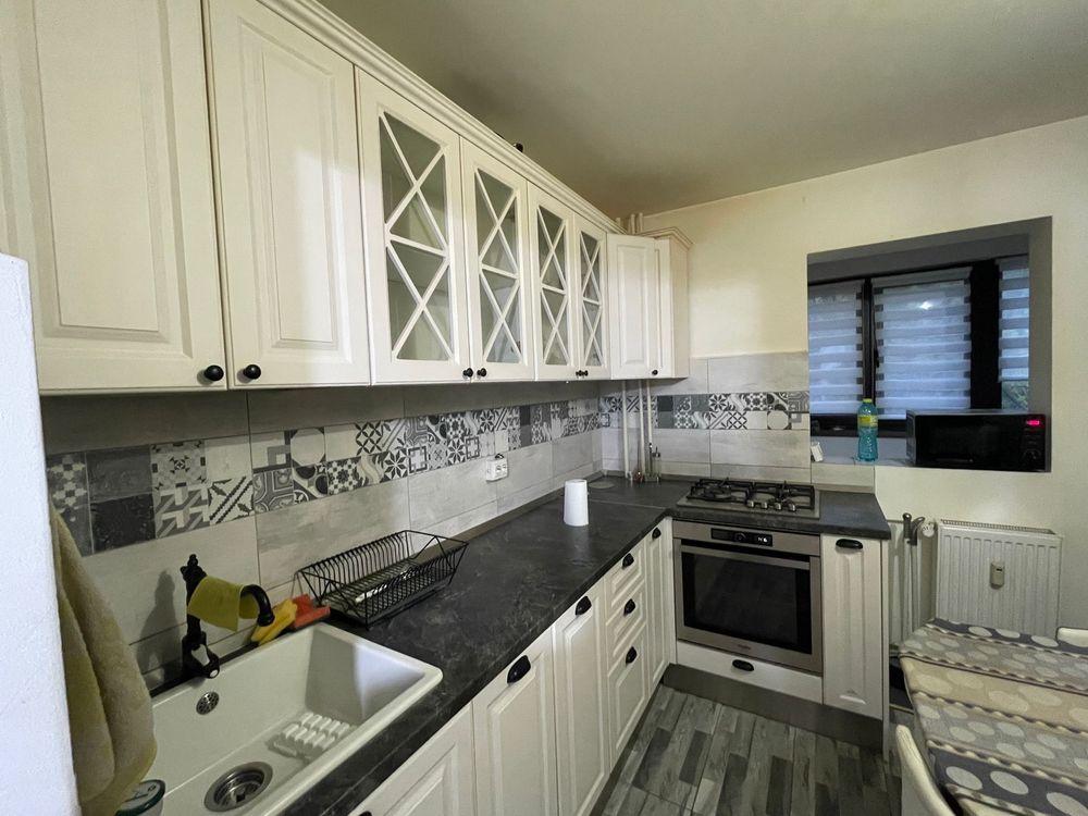 Apartament 2 camere decomandat de vanzare-Teiul Doamnei