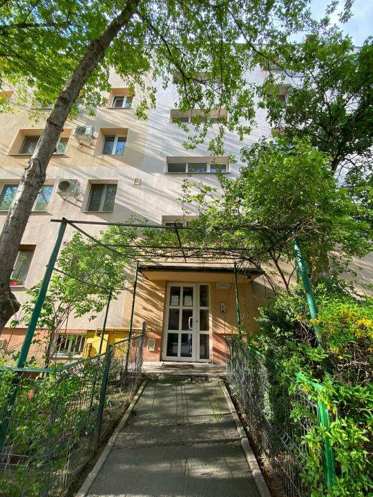 Apt.3 camere  Titan - Postavarului, Etaj 3/4, suprafata 65 mp,Comision 0.