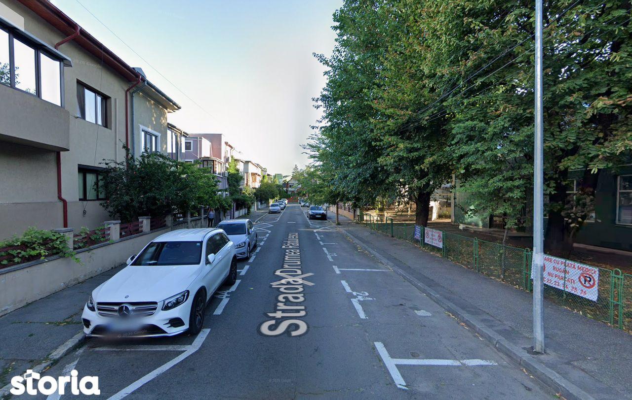 Apartament in vila interbelica, curte, strada linistita Tineretului