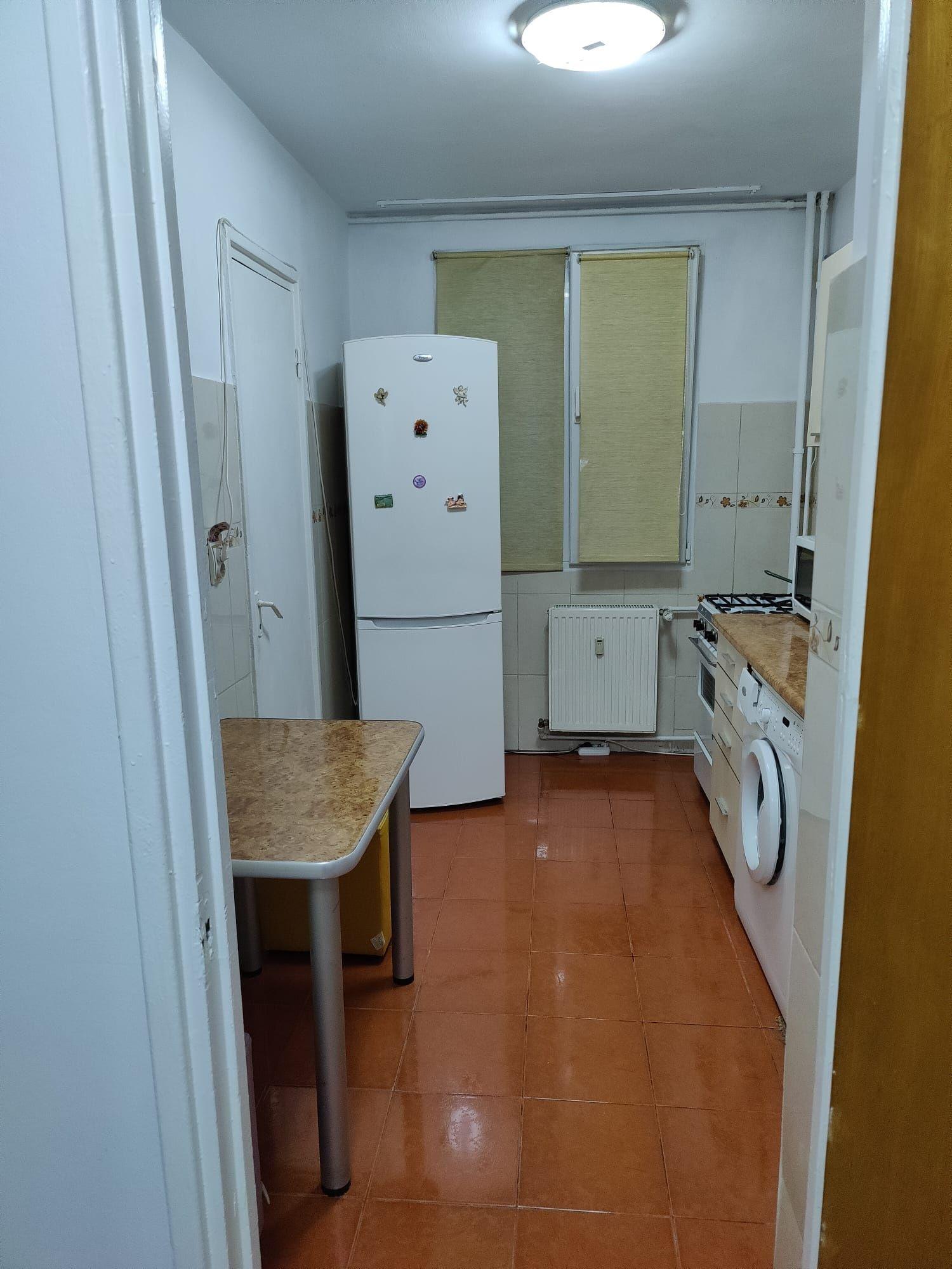Apartament 3 camere de vânzare