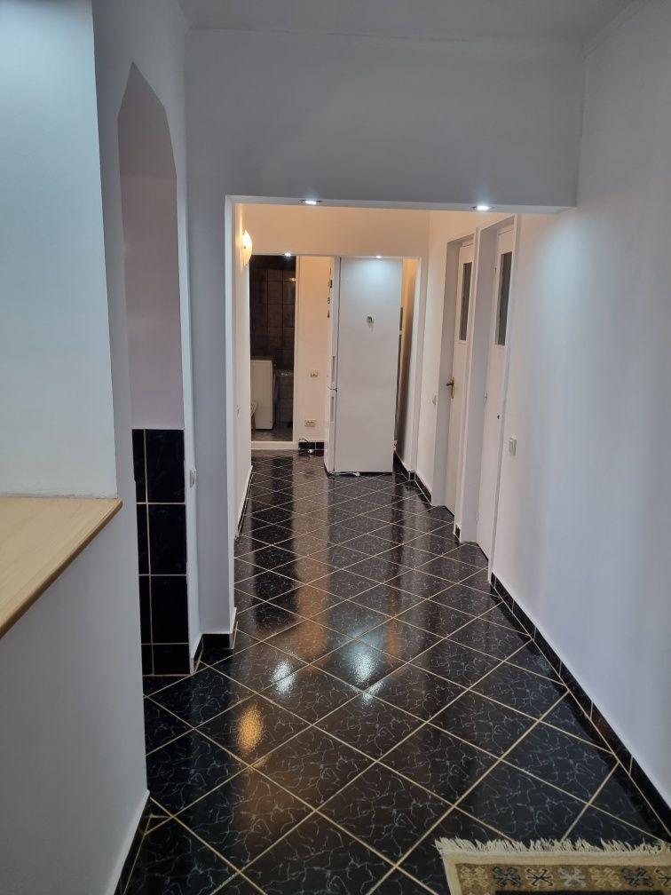 Apartament 3 camere - imagine 1