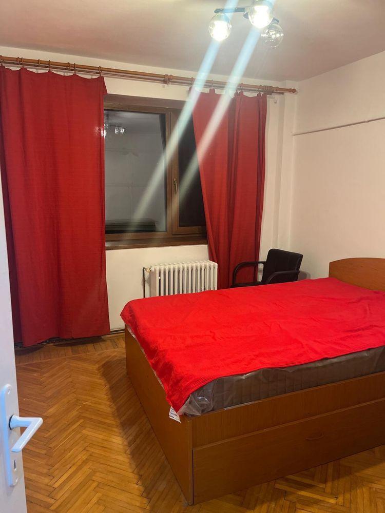 Apartament de 3 camere de inchiriat in centru