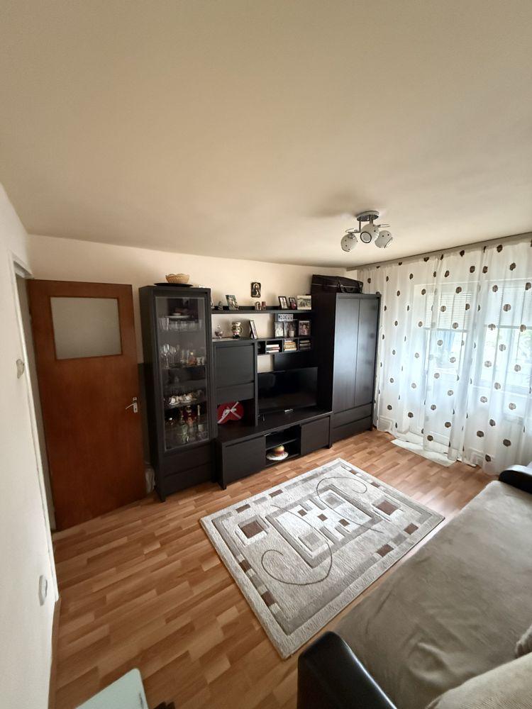 Vand apartament 3 camere UNIRII - imagine 1