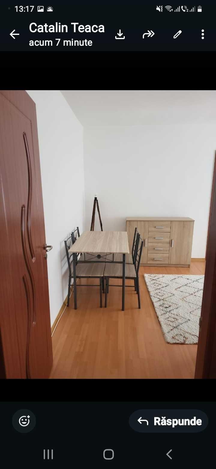Proprietar închiriez apartament cu trei camere semidecomandat în Bacău
