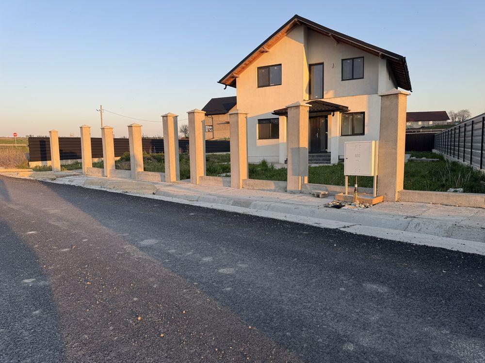 Vand casa 4 camere toate utilitatile 150 mp utili - imagine 1