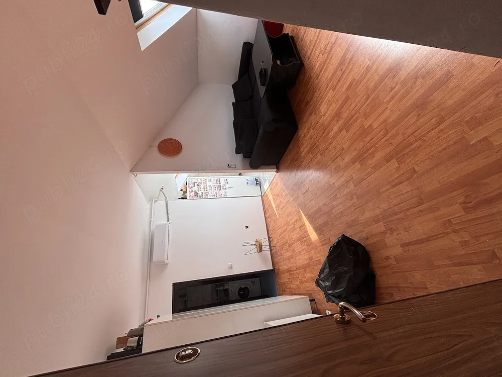 Ofer spre vanzare apartament!