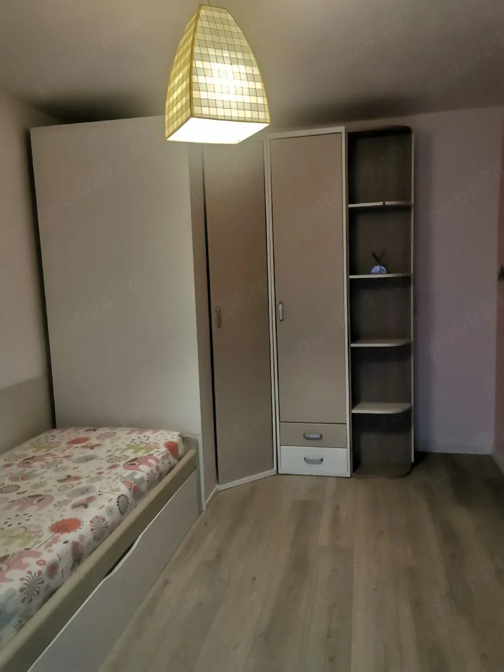 Inchiriez apartament