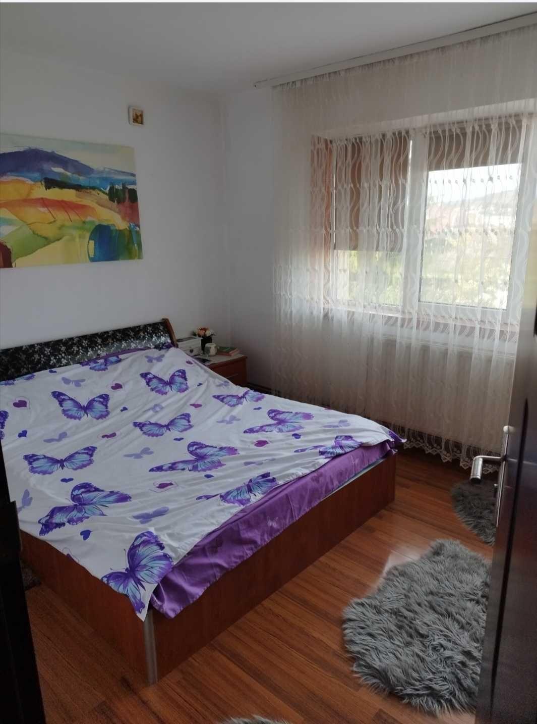 Închiriez apartament str Arțarilor Bistrița et3 ,telefon 0740439315,