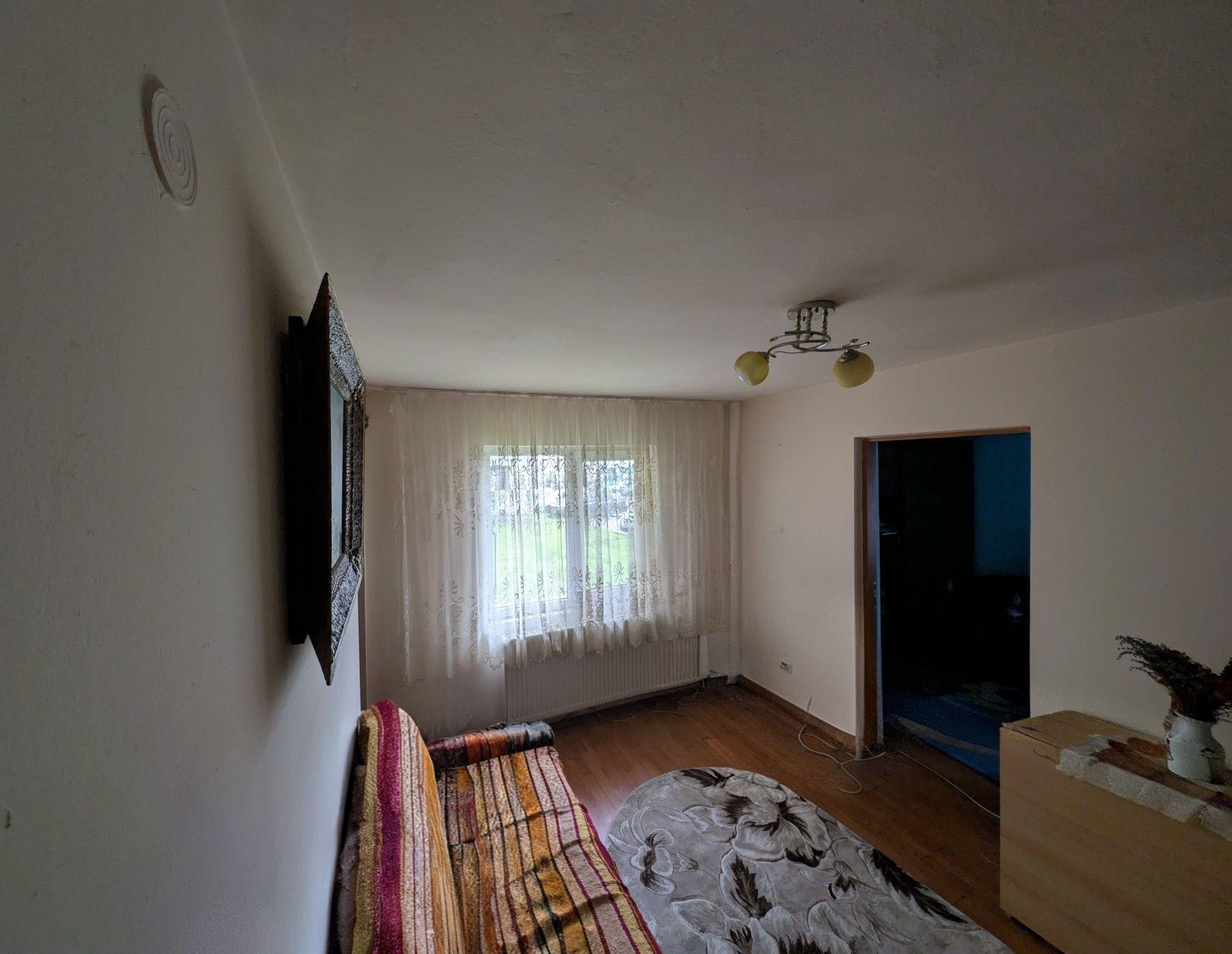 Apartament 2 camere parter, mobilat si utilat.