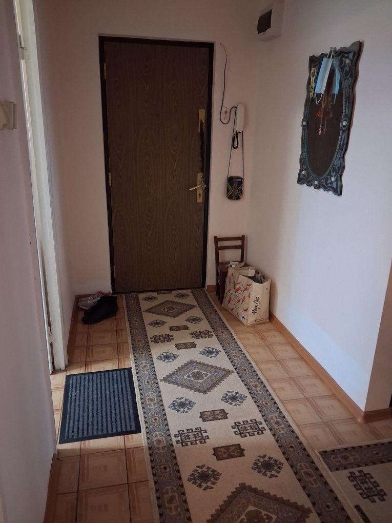 Vând ap. cu 3 camere sau schimb cu ap.cu 2 camere+ diferenta - imagine 1