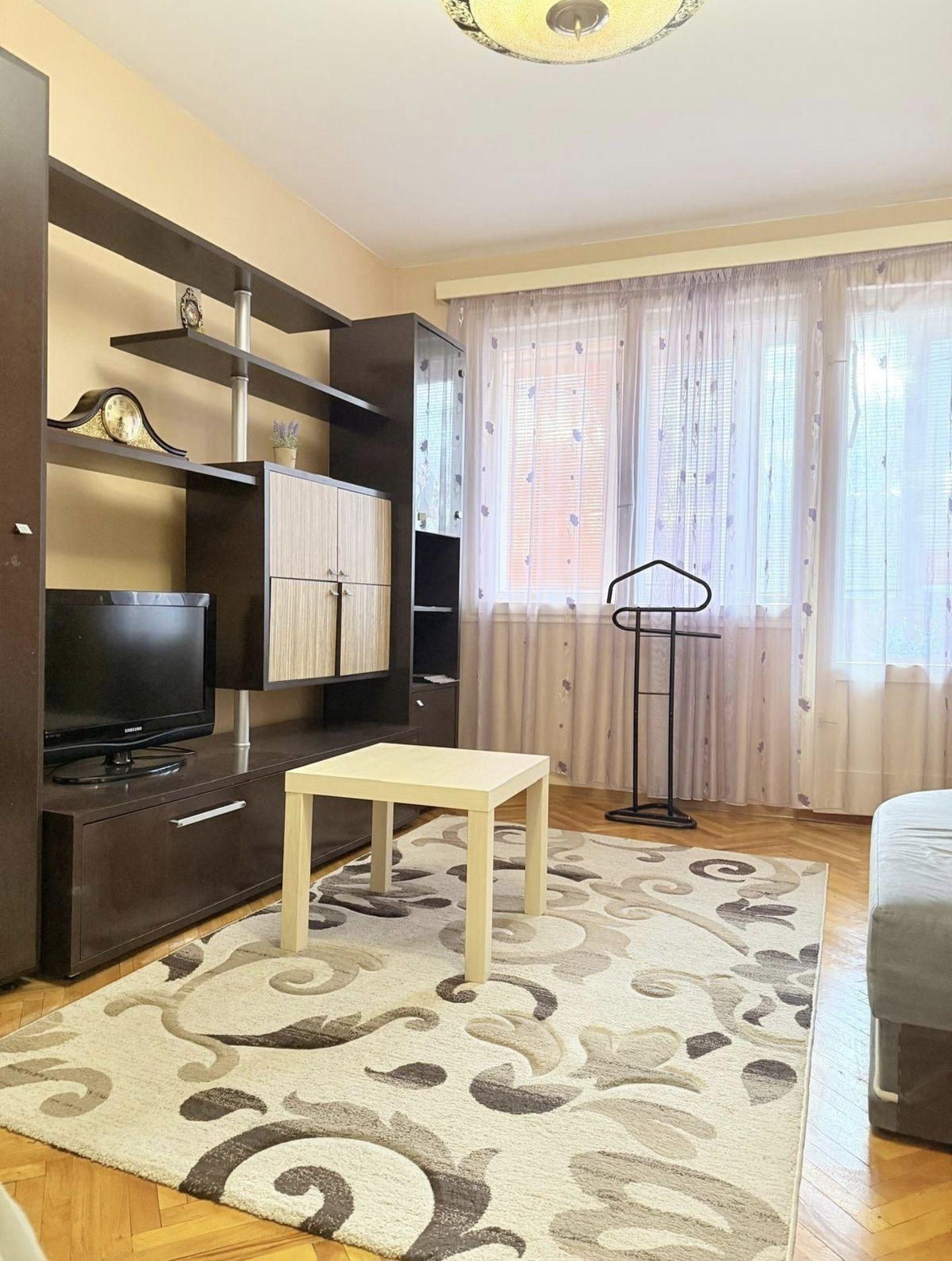 Proprietar vand apartament 3 camere in cartierul Pajura Metrou Jiului