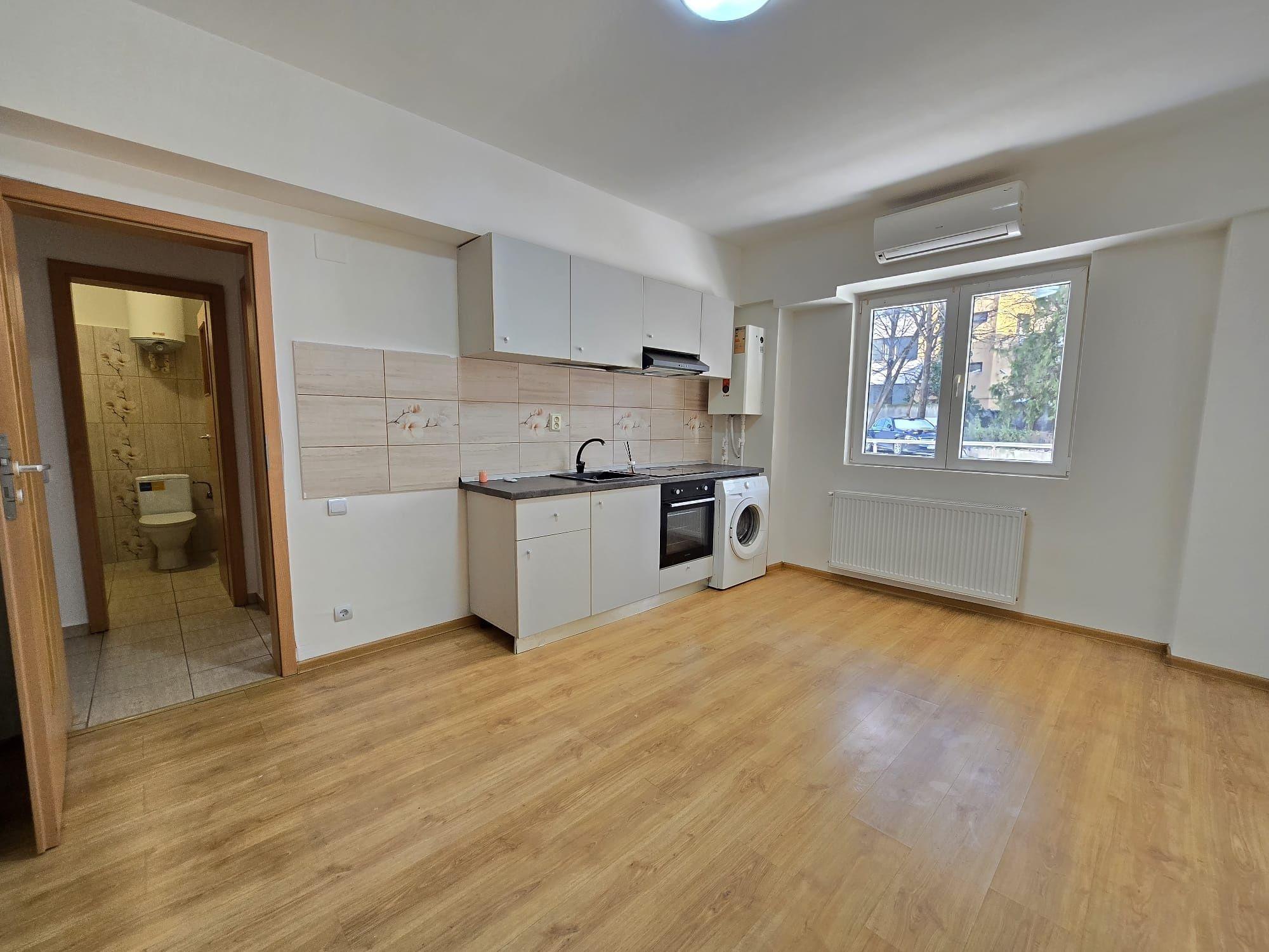 Direct proprietar vând apartament piata sudului