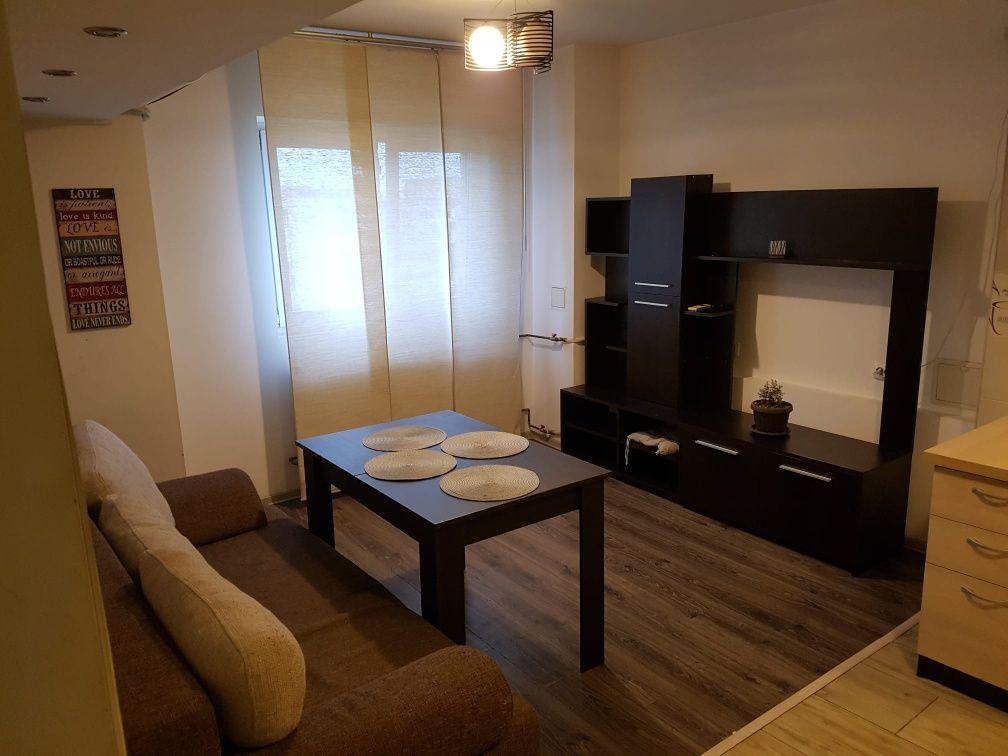 Închiriez apartament 3 camere Tineretului