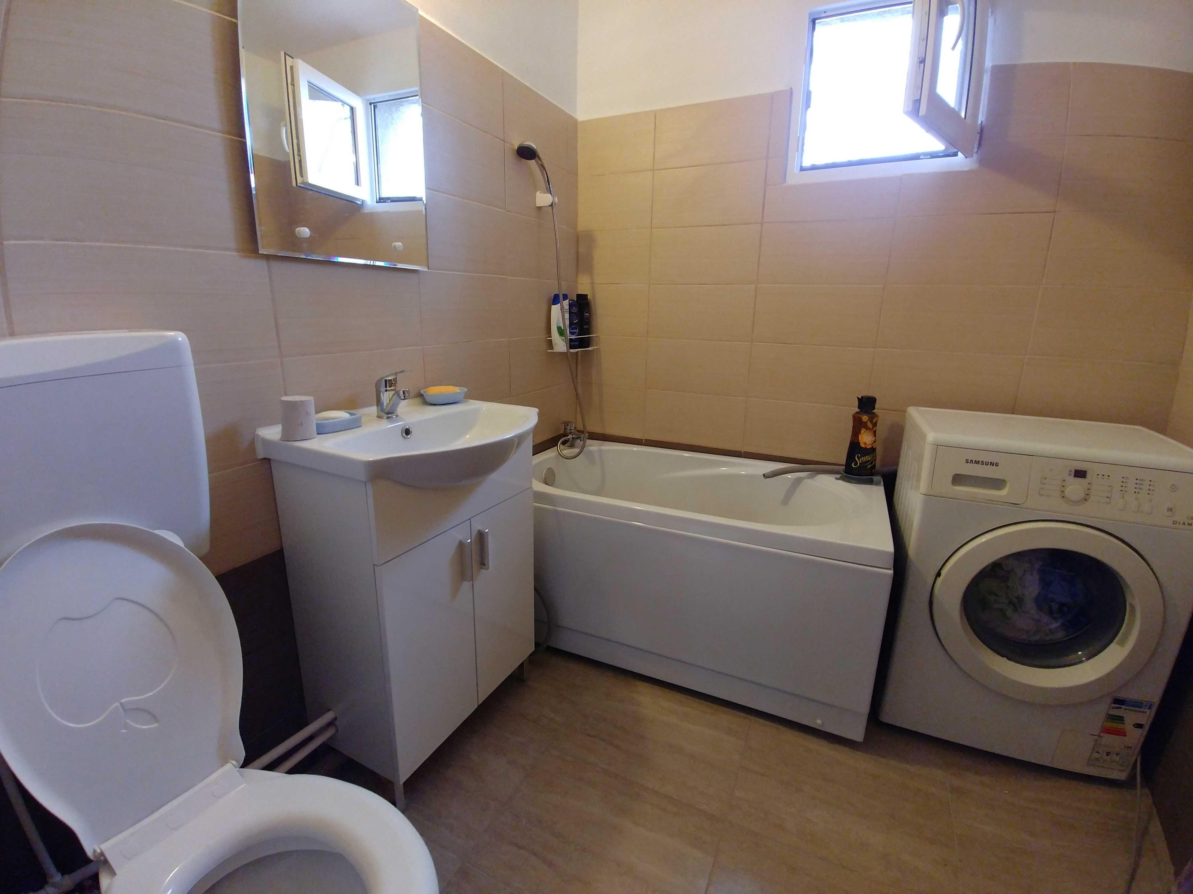 Apartament 3 camere, dec, Rahova