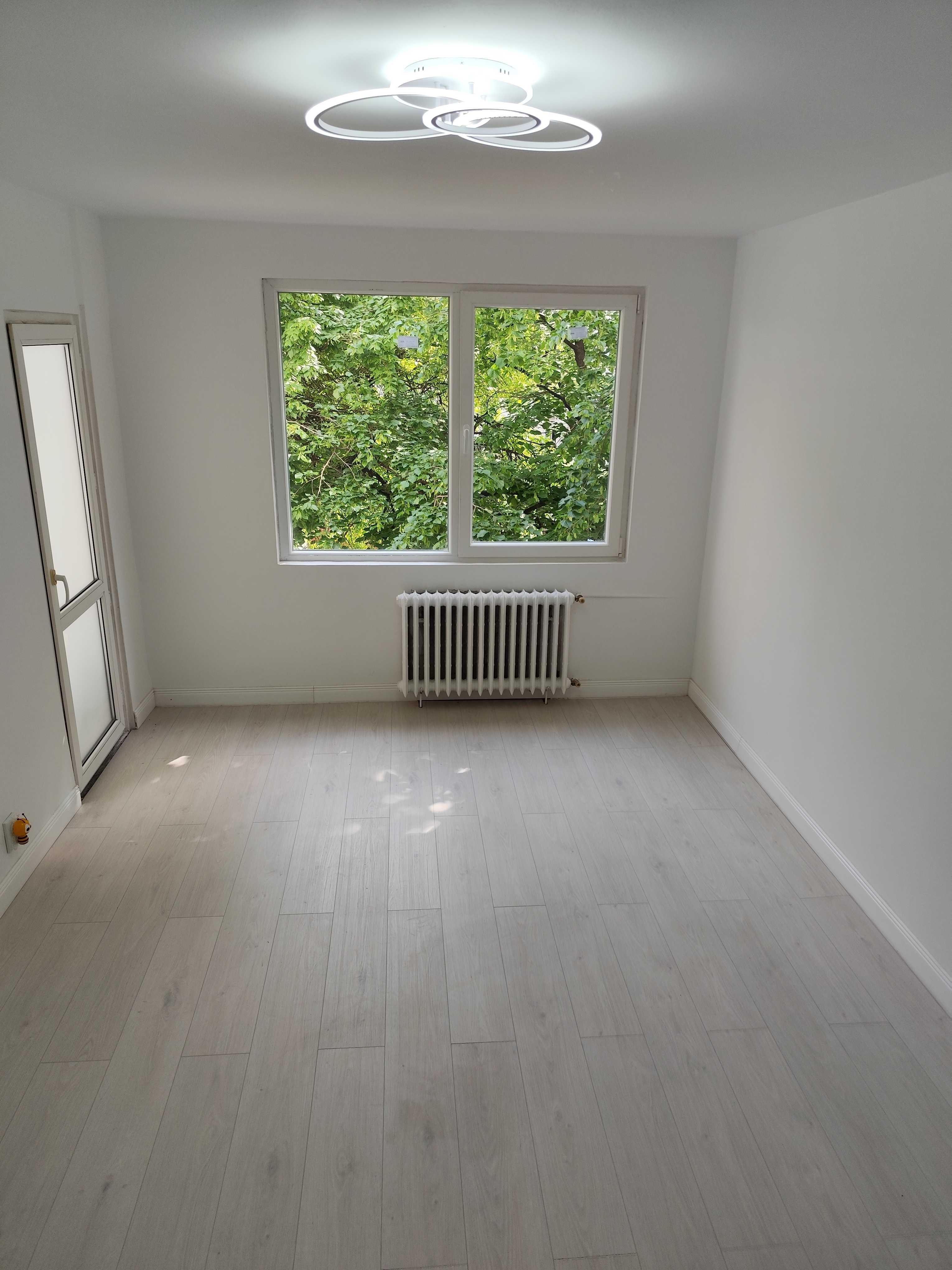Apartament 3 camere,complet renovat,situat langa Parcul Drumul Taberei, intr-o zona foarte cautata liniștita verde.Ideal pentru locuit sau investiții