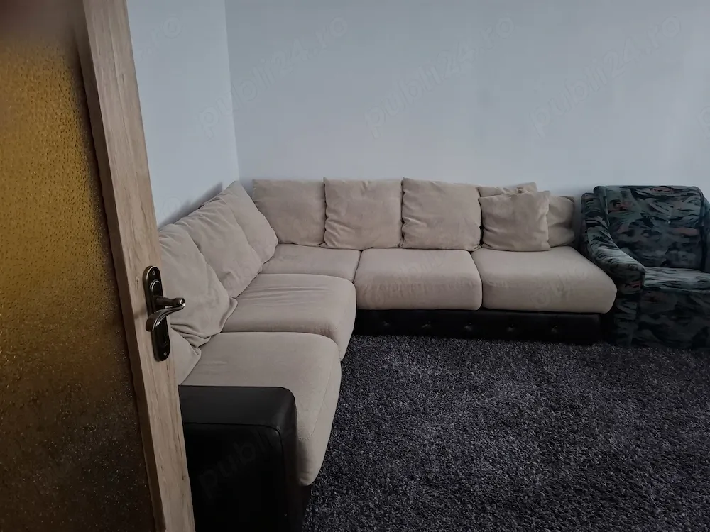 Ofer spre închiriere apartament 3 camere