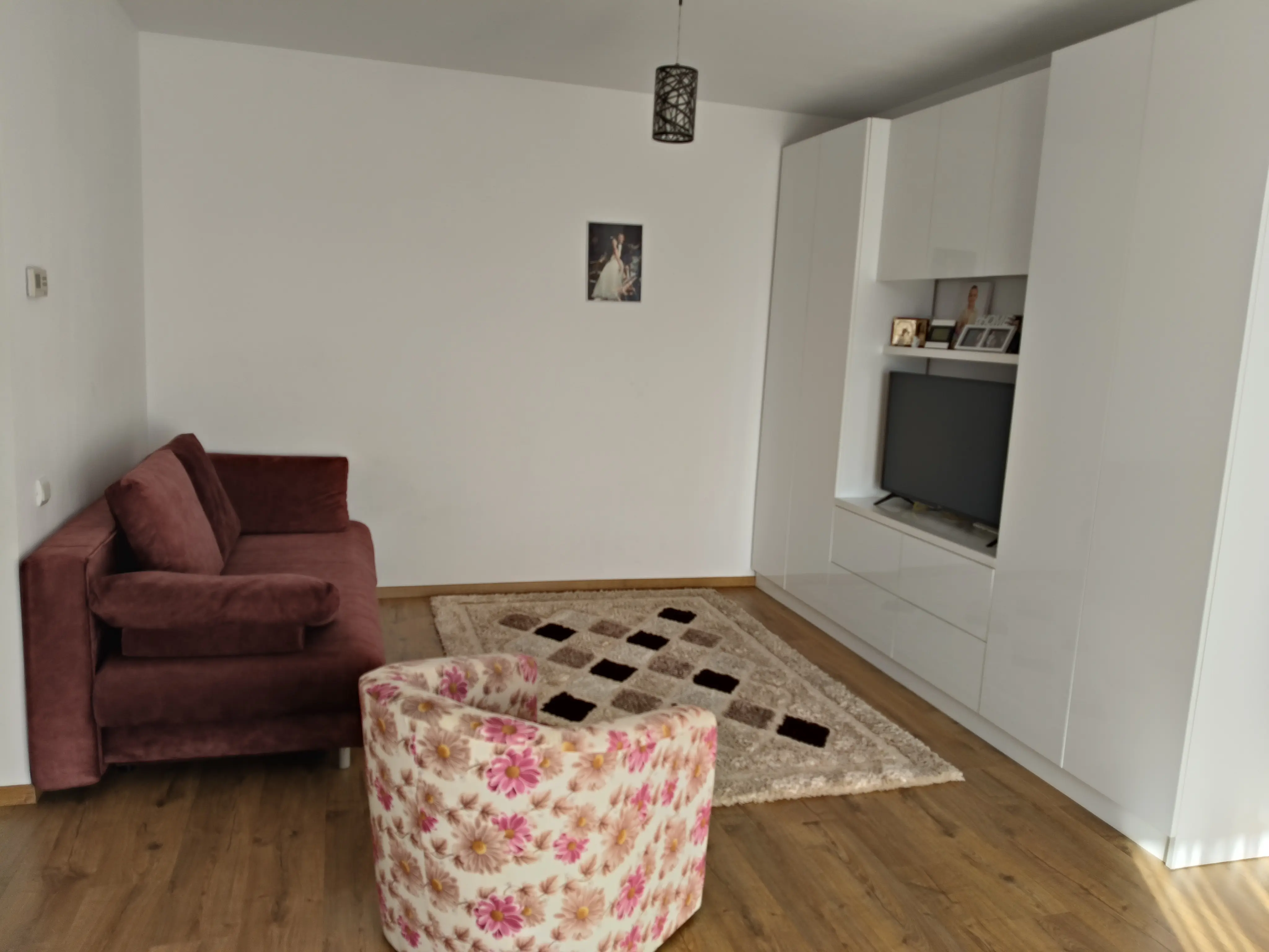 Vând apartament 2 camere Ared Kaufland - imagine 1