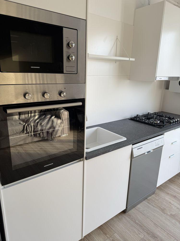 Vând apartament 3 camere -str. Papiu Ilarian