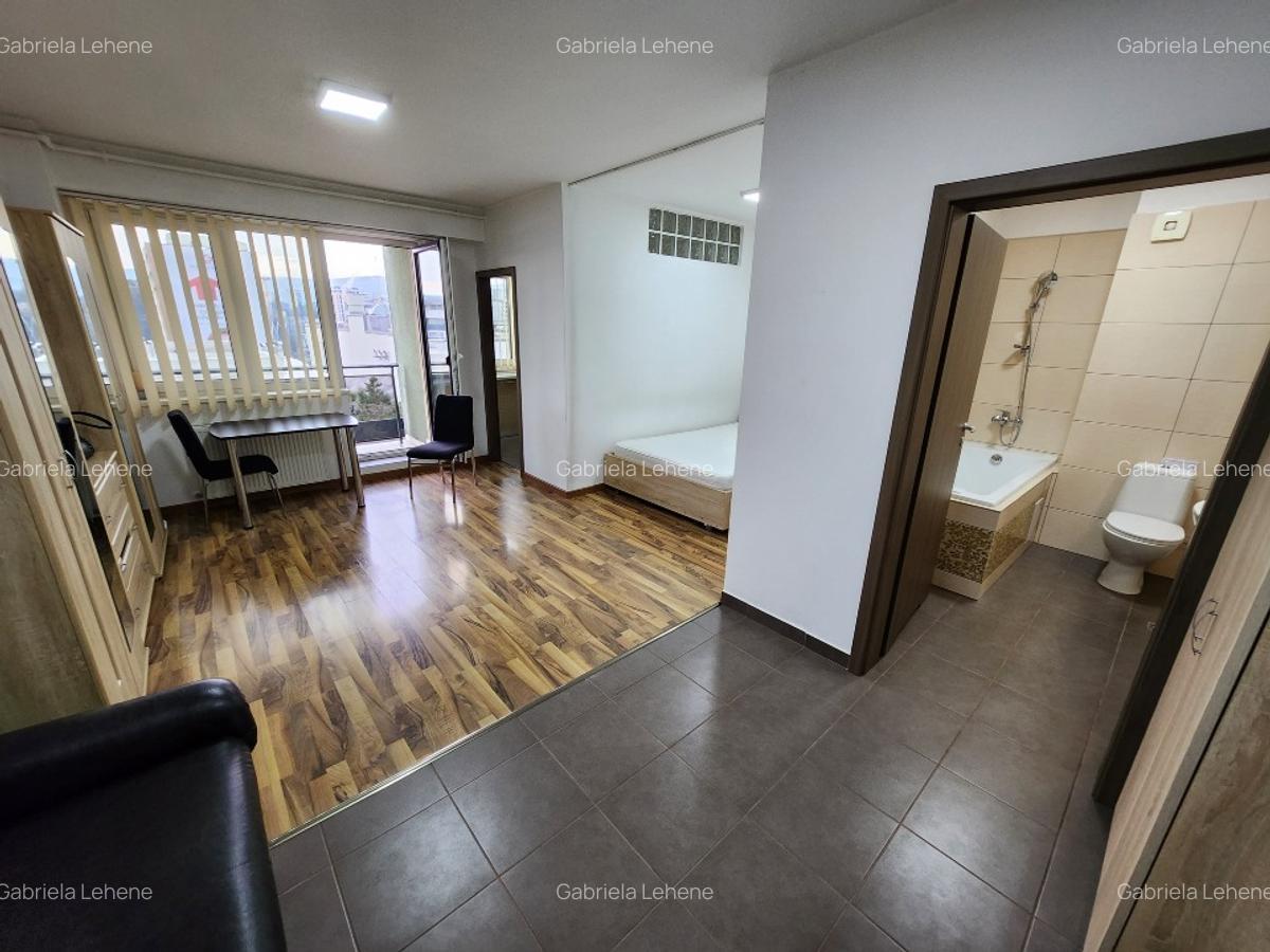 Ofer spre vânzare un  apartament  cu o cameră, lângă Iulius Mall. - imagine 1