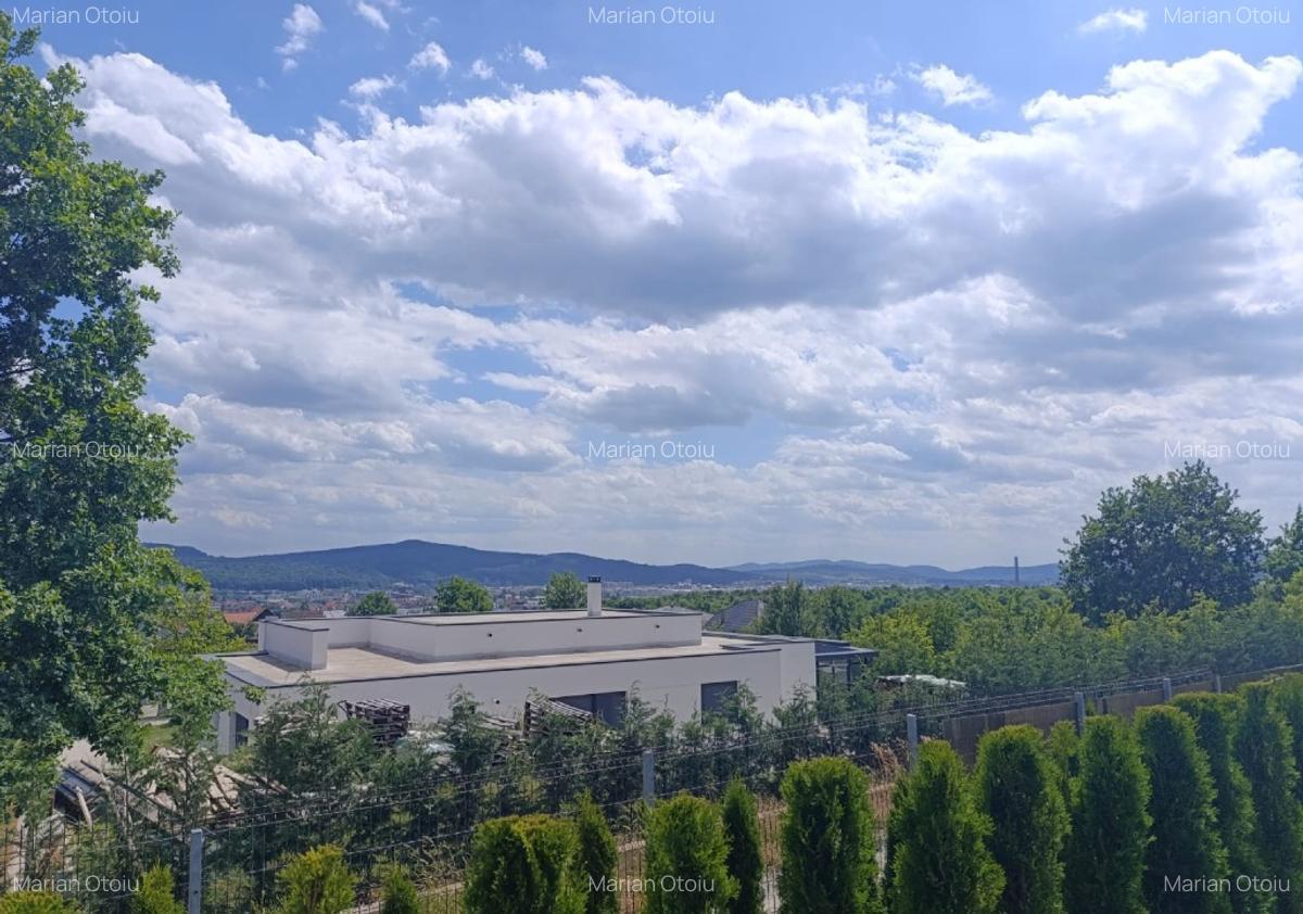 Proprietar: Teren de vânzare cu Panorama si utilități complete