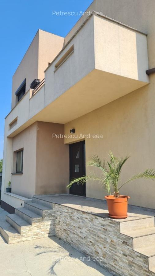 Casa individuala 318mp D + P + E si teren propriu 600 mp