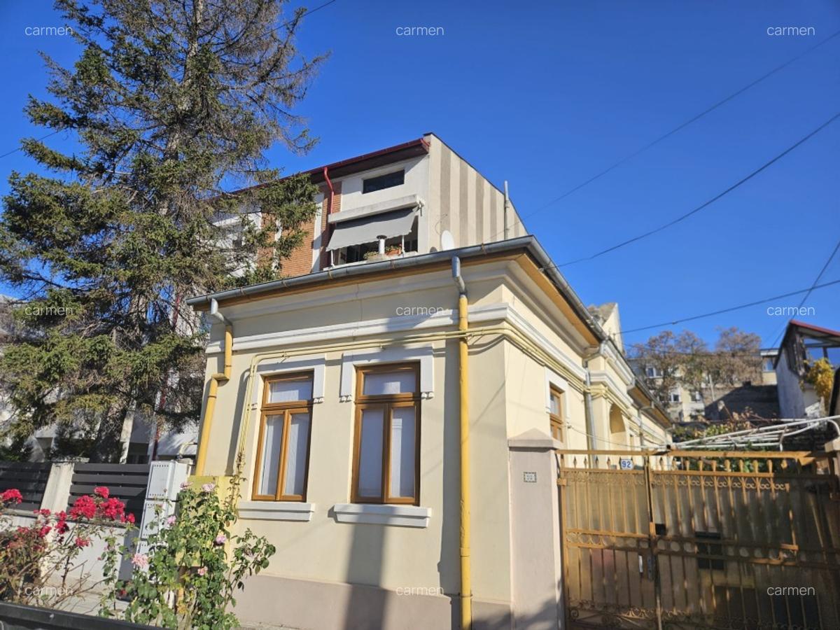 Braila central 2 case pe teren 390mp, ideal locuință sau activitate profesionala