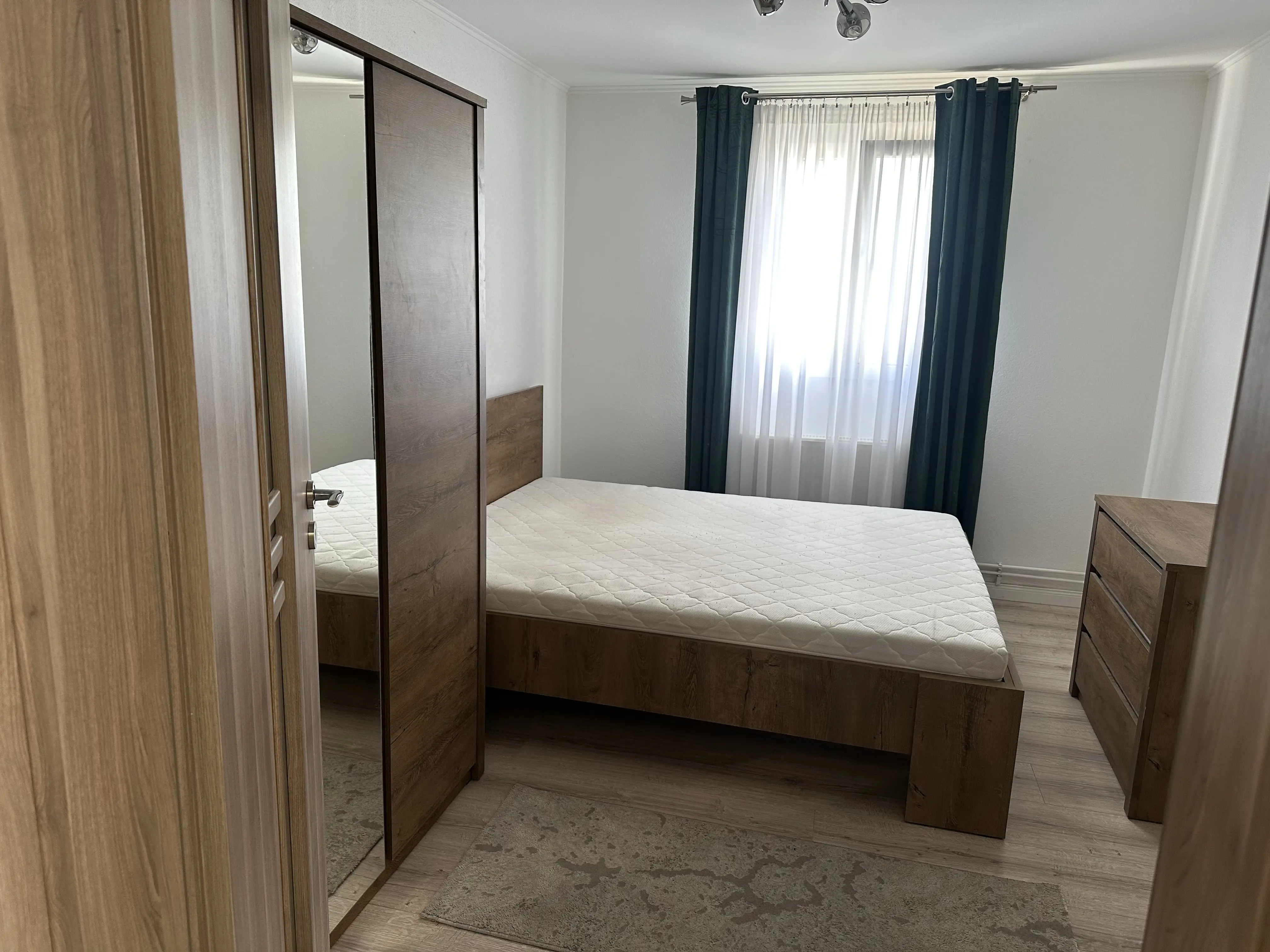 Inchiriez apartament 2 camere , la casa ( Moșnița Nouă )