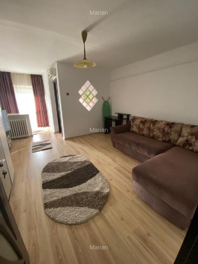 Inchiriez garsoniera Calea Bucuresti