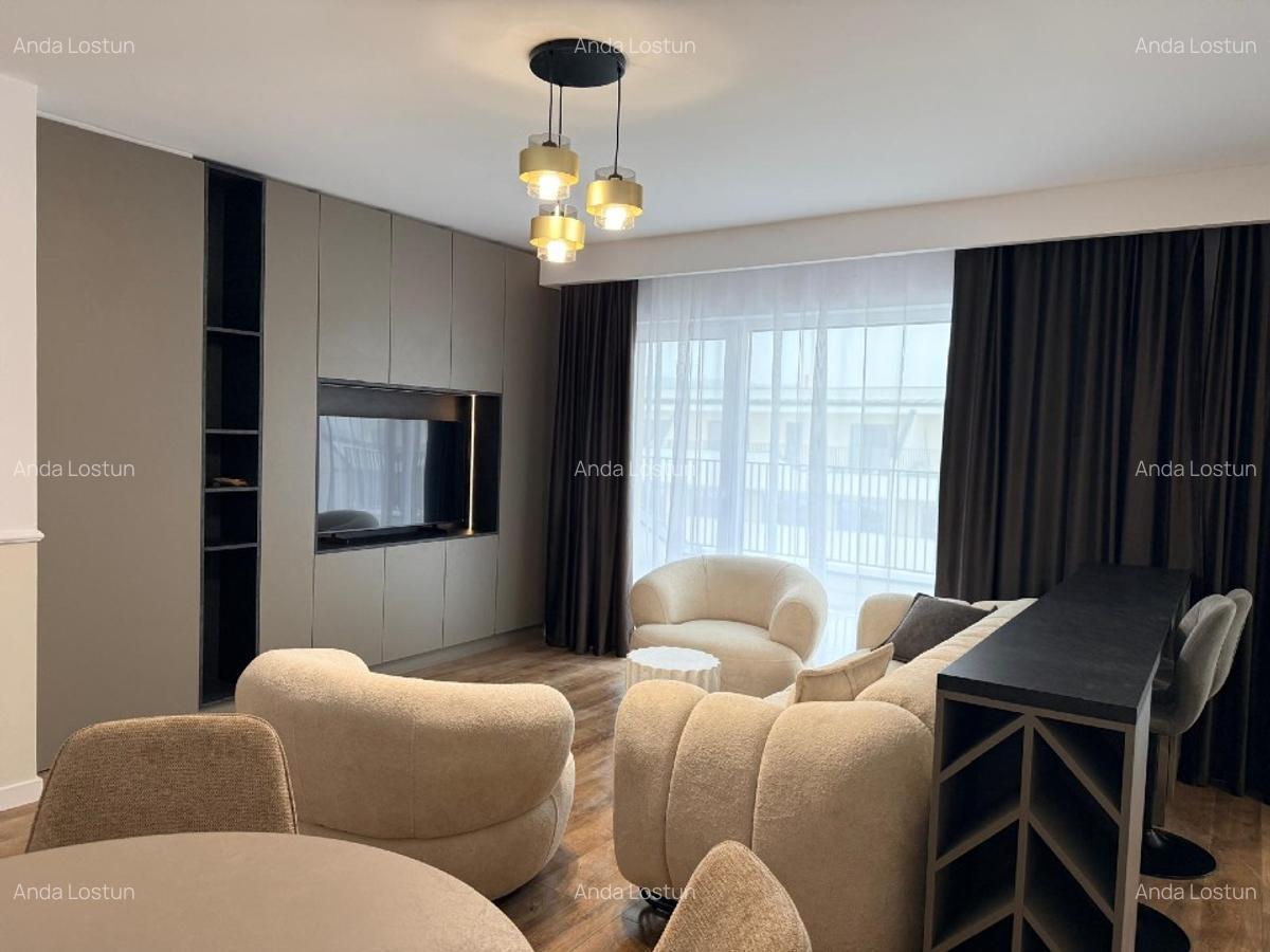 Penthouse 3 camere, 2 bai, str Eroilor, Floresti