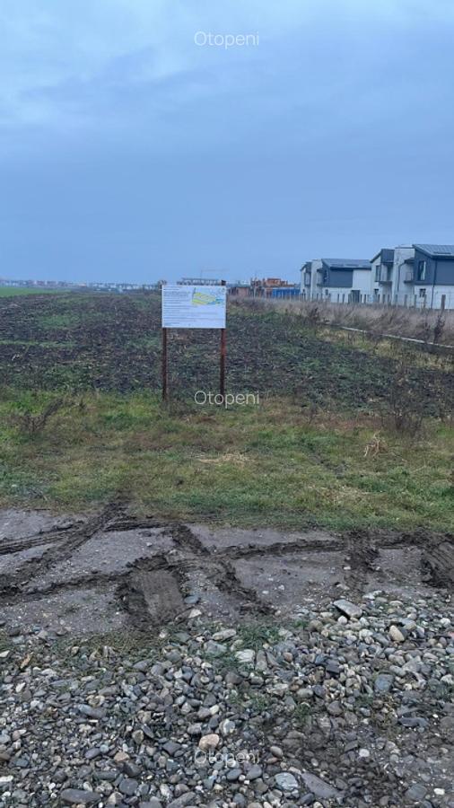 TEREN DE VANZARE OTOPENI