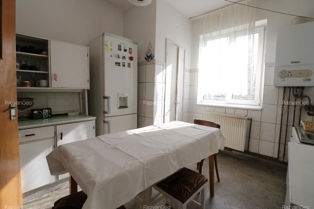 Proprietar 3 camere + boxă PITEȘTI tavan înalt - imagine 1