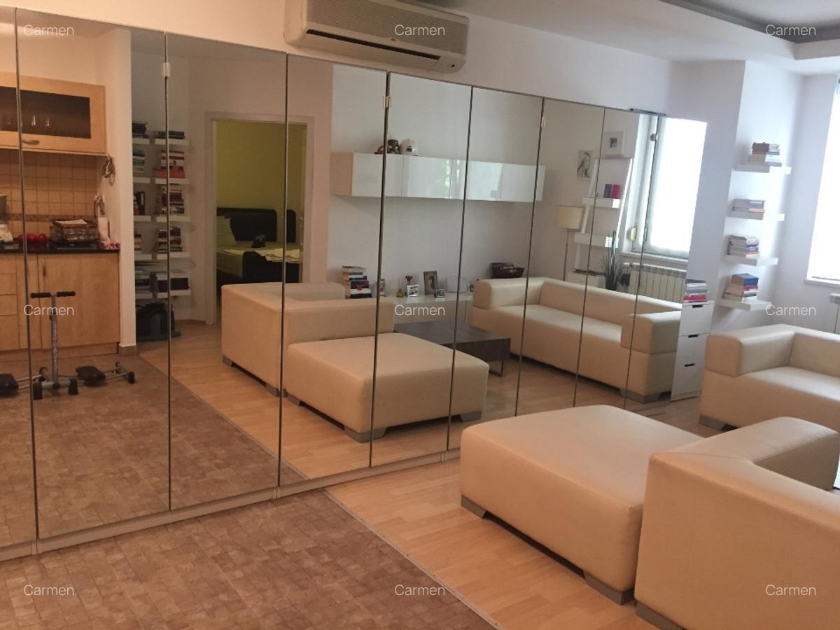 Proprietar, apartament cochet la 2 minute de parc