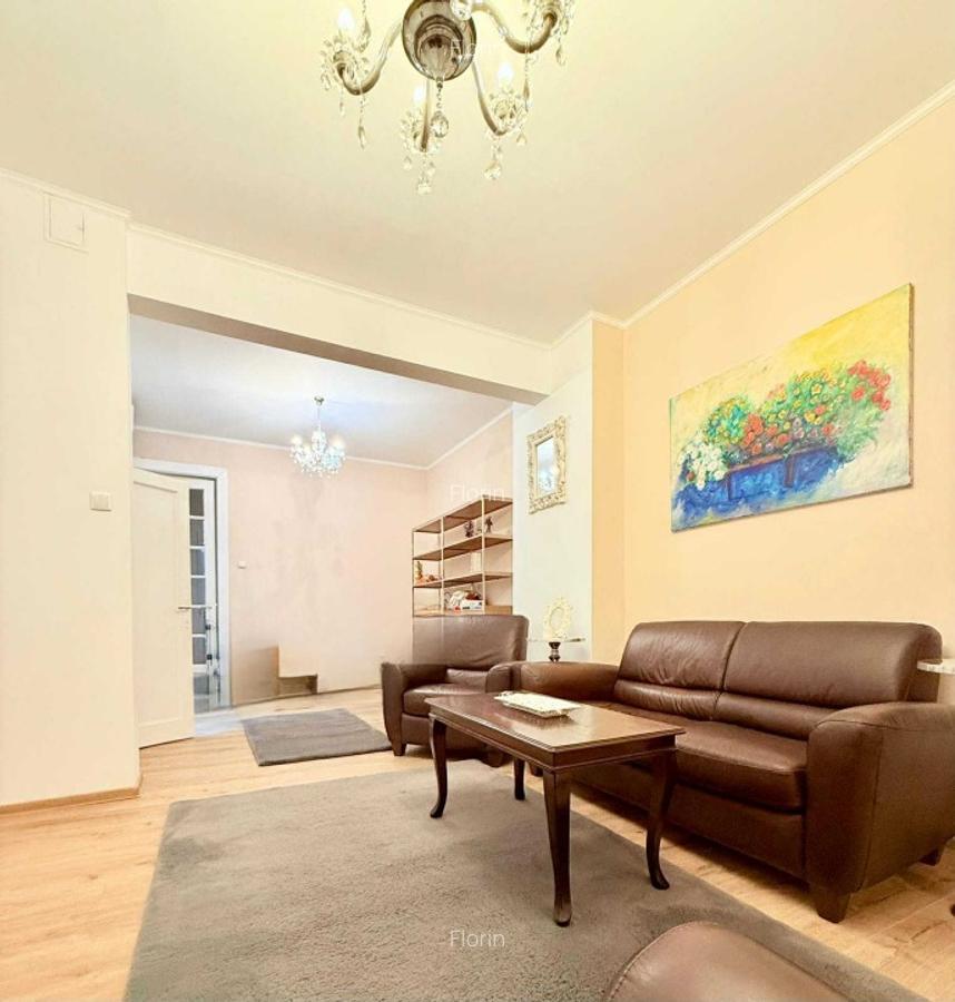 Proprietar, vând apartament  interbelic 2 camere, renovat, centrală, 250m metrou