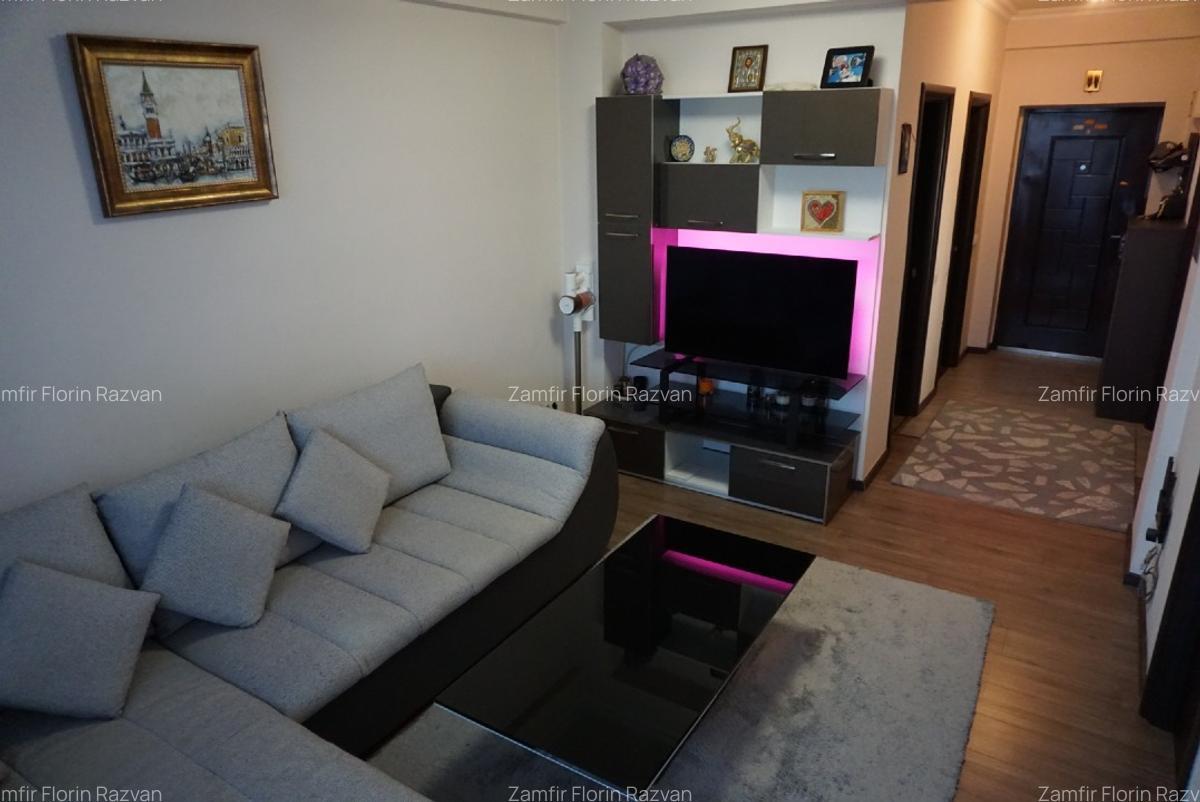 Apartament 3 camere, bloc 2012, mobilat și utilat, zona linistita Damaroaia