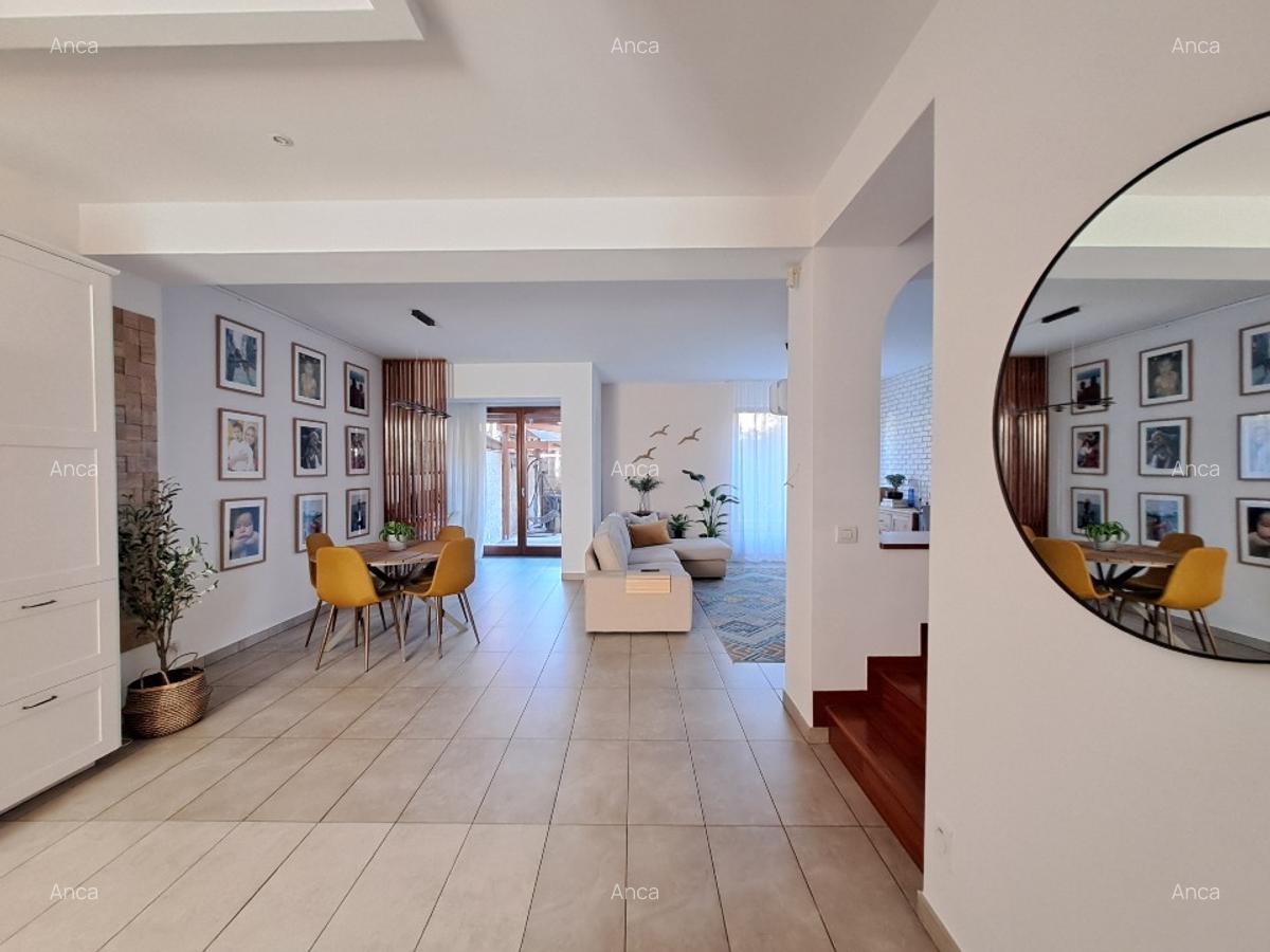 Proprietar   |   Vilă modernă  în American Village Pipera   |  Renovată complet