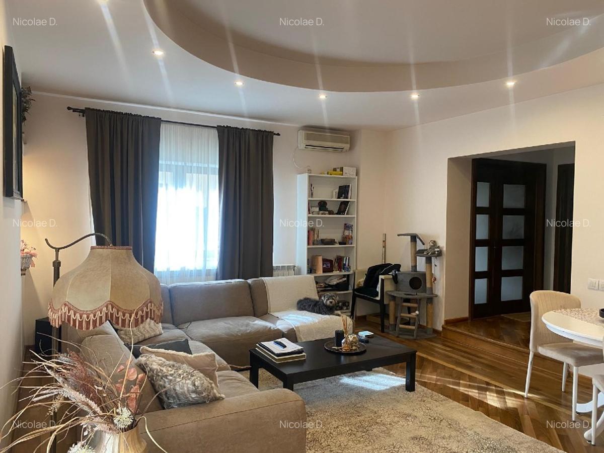 Vilă 5 camere în complex | Lacul Grivița | Cartier Străulești-Dămăroaia,Sector 1